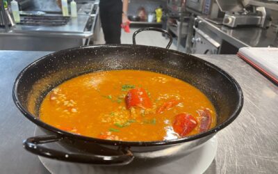Sumérgete en la Experiencia de Comer Paella en El Vendrell: Donde el Sabor Mediterráneo Cautiva tu Paladar